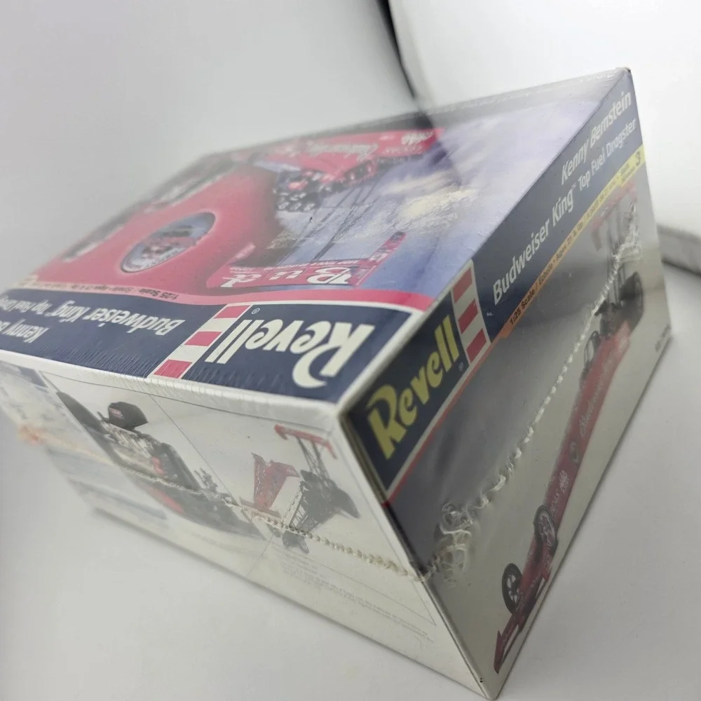 Revell Kenny Bernstein Budweiser King Top Fuel Dragster Kit 1:25 NEW Collectible